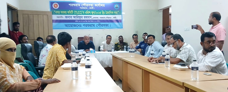 পরশুরাম রুটে ৫ টাকা সিএনজি ভাড়া বৃদ্ধি