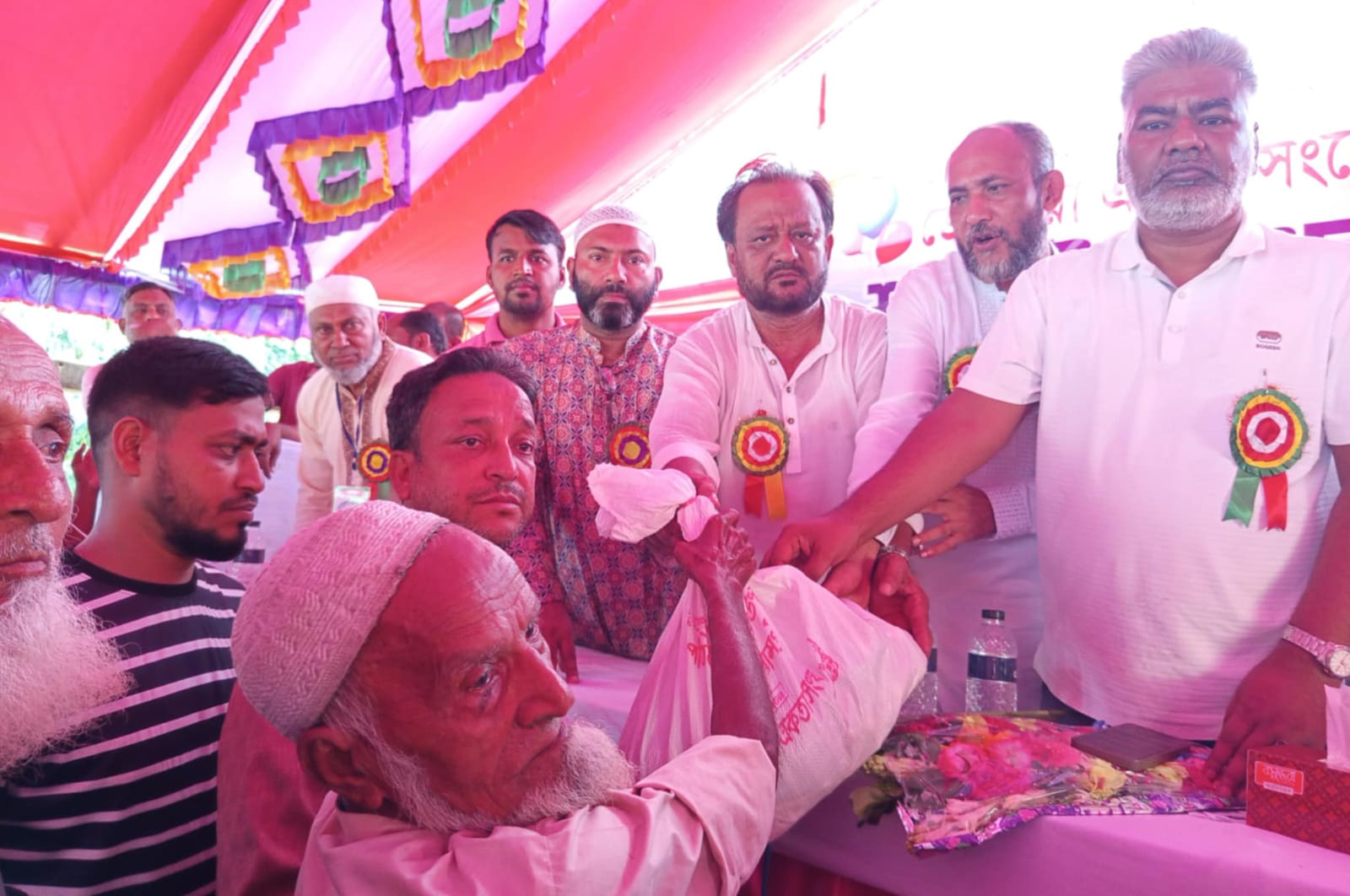 ডোমুরুয়ায় একতা সংঘের উদ্বোধন কালে গাজী মানিক আগামীতে চোর ডাকাত ও বাটপারদের জনপ্রতিনিধি হওয়ার সুযোগ নেই