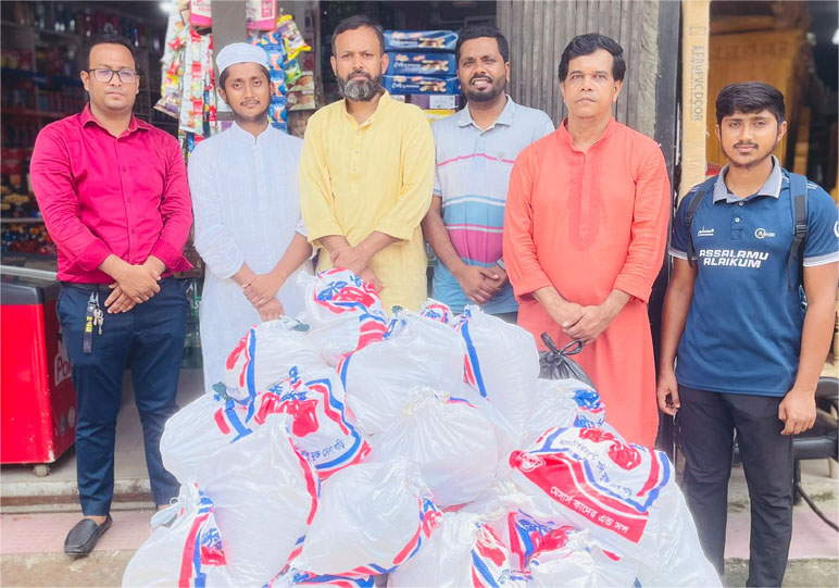 ফেনী স্বেচ্ছাসেবী উদ্যোগ এর প্রচেষ্টা পরশুরামে ৬২ পরিবার পেল খাদ্য উপহার