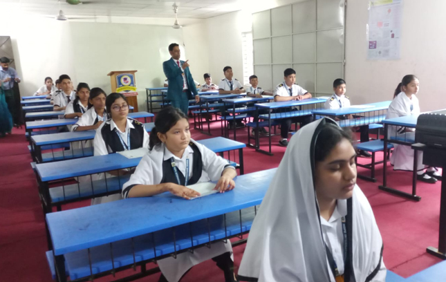 ফেনীতে বসে আন্তর্জাতিক মানের পরীক্ষায় অংশ নিল হোপ ইন্টারন্যাশনাল স্কুলের শিক্ষার্থীরা